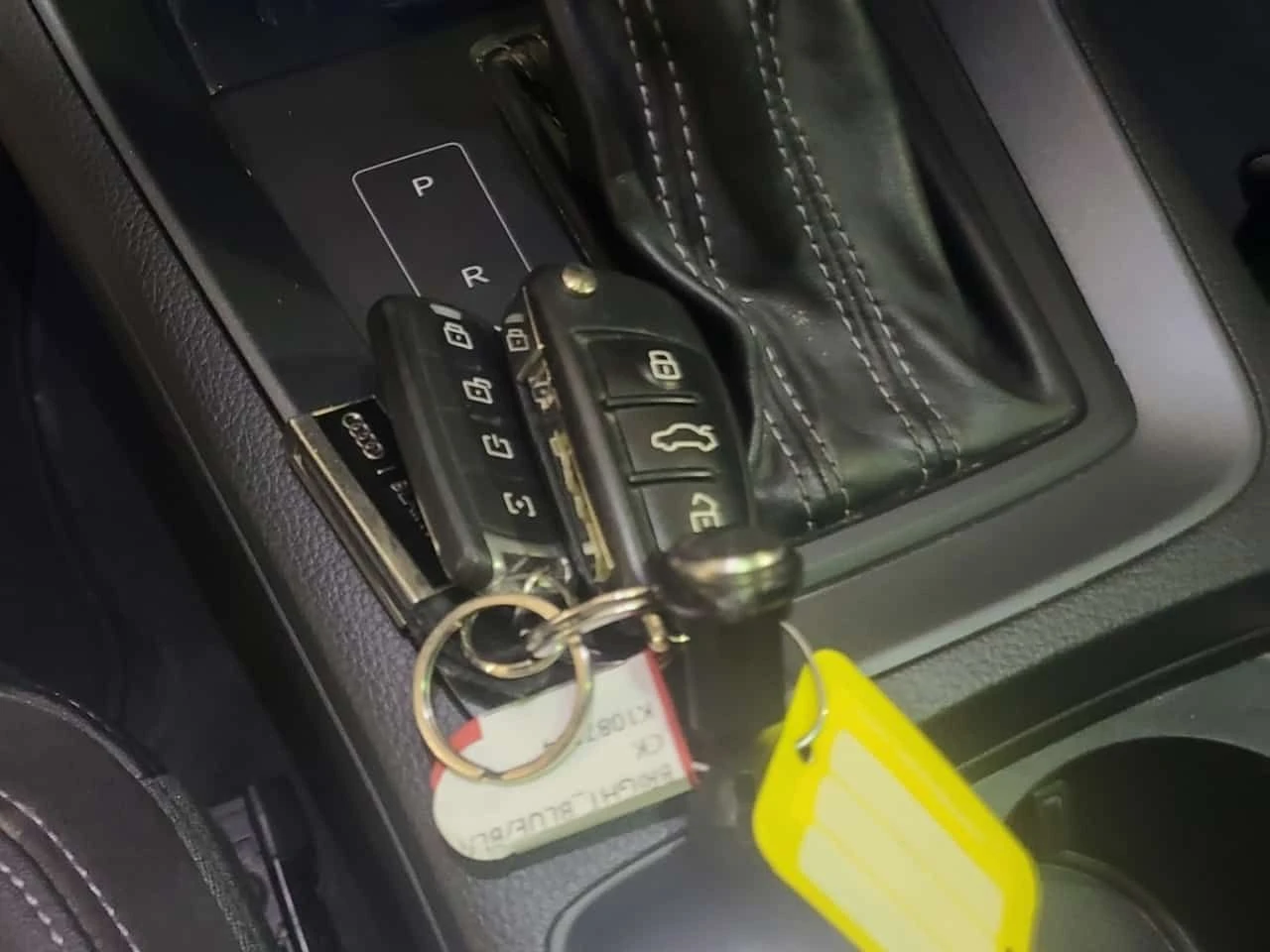 Audi Q3 TECHNIK/2 КЛЮЧА/ПАНО/ПОДГРЕВ/+ ГУМИ И ДЖАНТИ, снимка 8 - Автомобили и джипове - 54030130