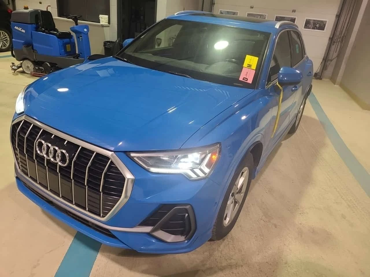 Audi Q3 TECHNIK/2 КЛЮЧА/ПАНО/ПОДГРЕВ/+ ГУМИ И ДЖАНТИ, снимка 2 - Автомобили и джипове - 54030130