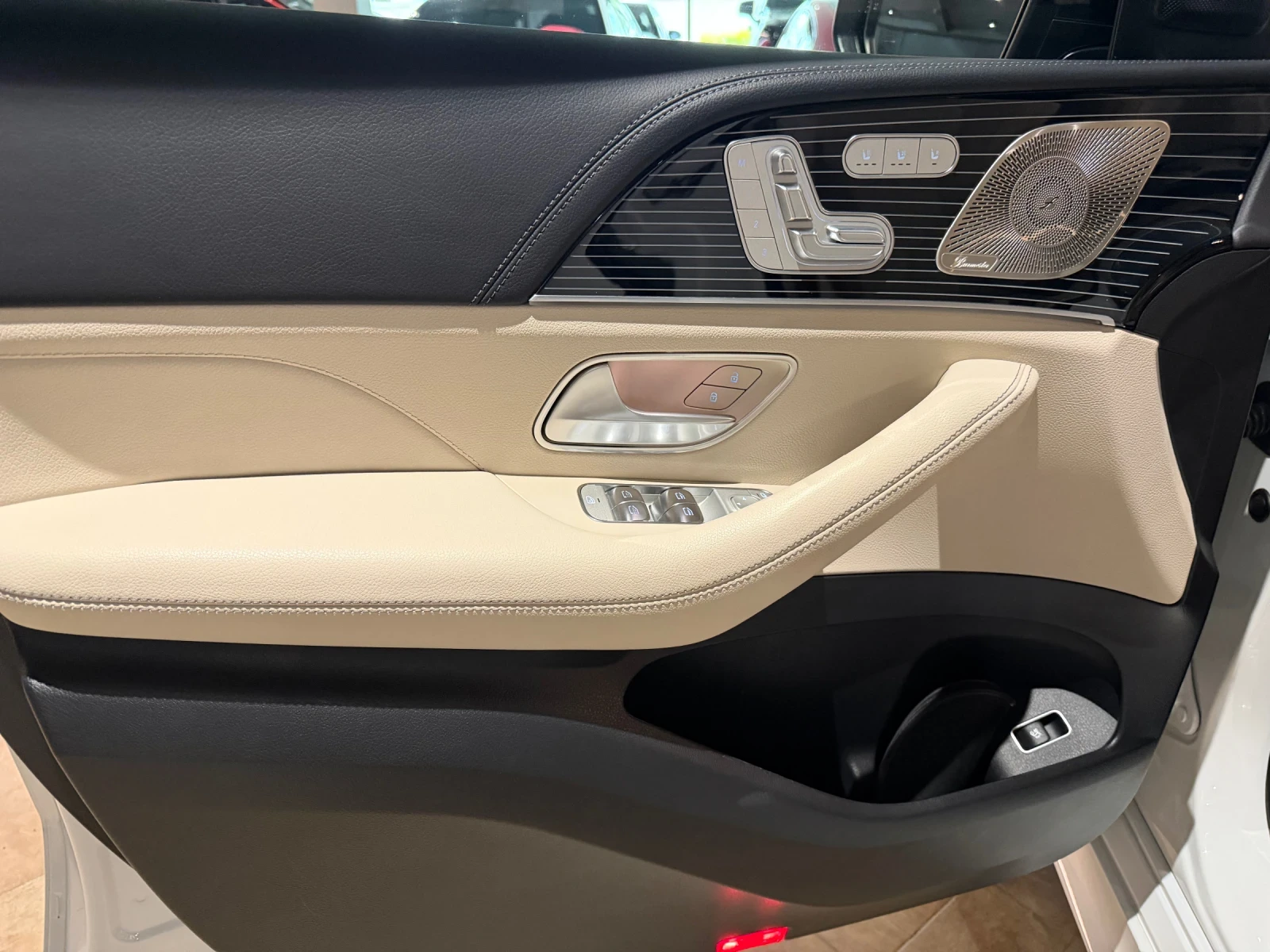 Mercedes-Benz GLS580 AMG, снимка 7 - Автомобили и джипове - 54564673