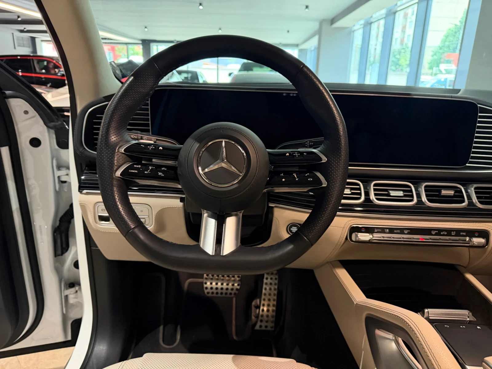 Mercedes-Benz GLS580 AMG, снимка 12 - Автомобили и джипове - 54564673