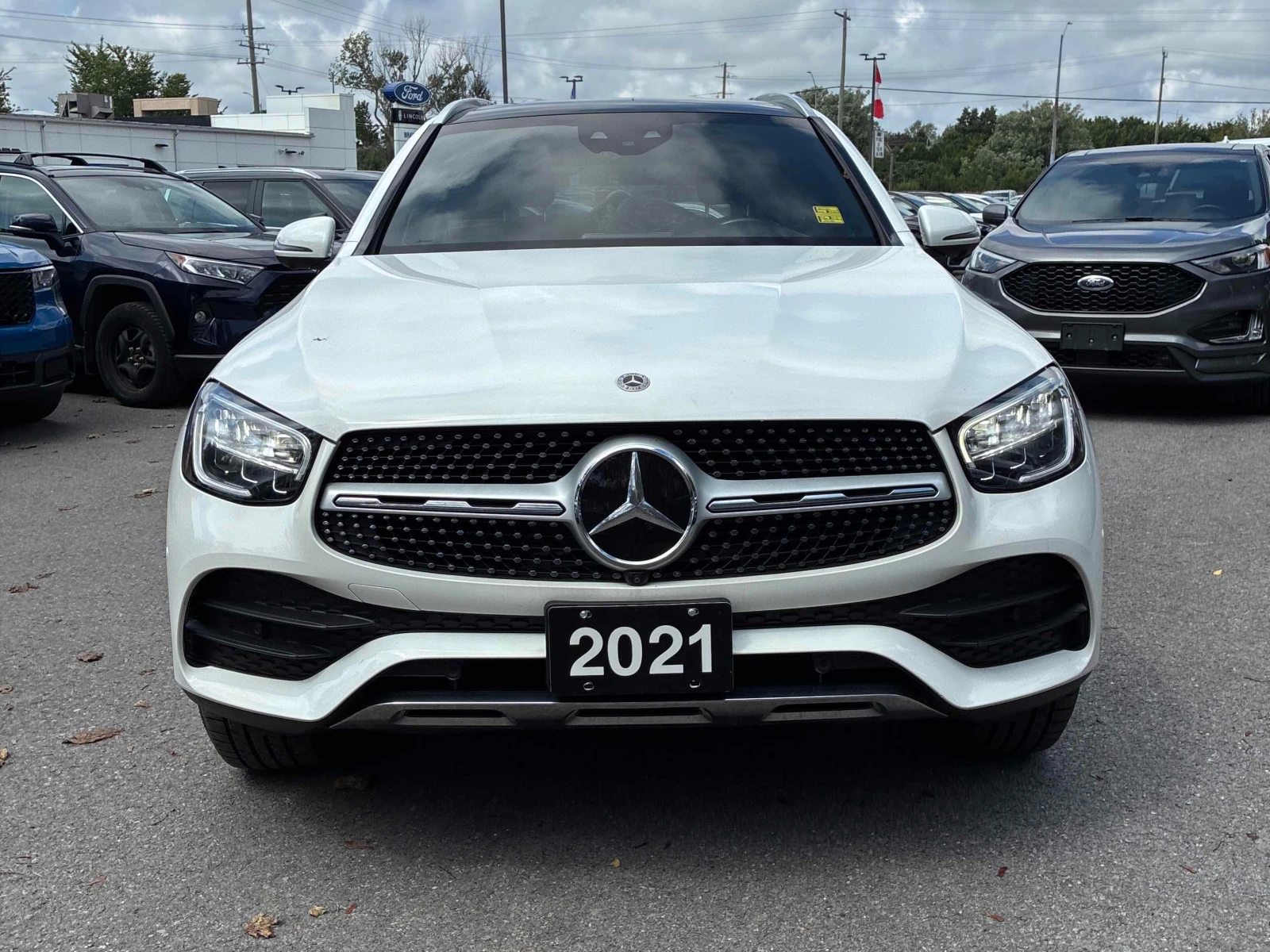 Mercedes-Benz GLC * 300 * CARFAX * ЦЕНА ДО БГ, снимка 2 - Автомобили и джипове - 55875930