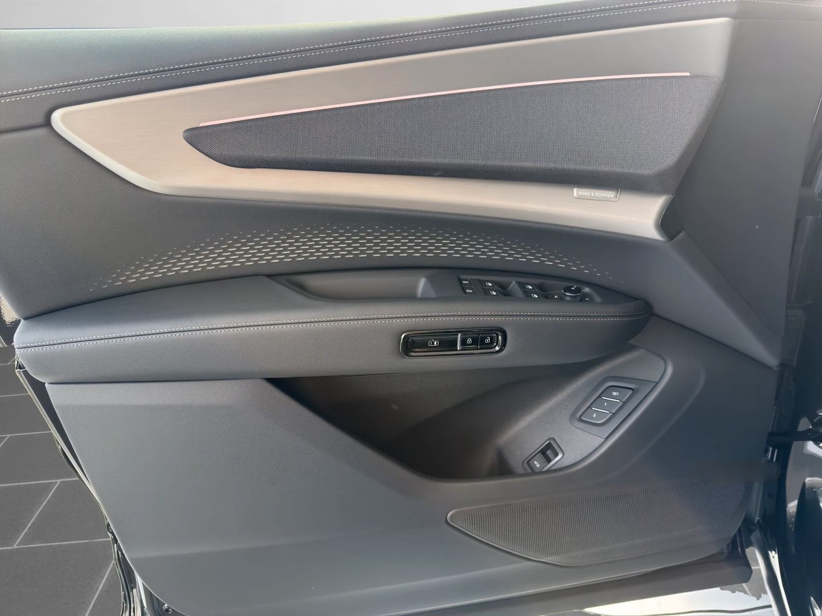 Audi Q7 FACE* 6+ 1* S-LINE* HEAD-UP* B&O* HYPER* DISTR* ME | Mobile.bg � ����������� 5