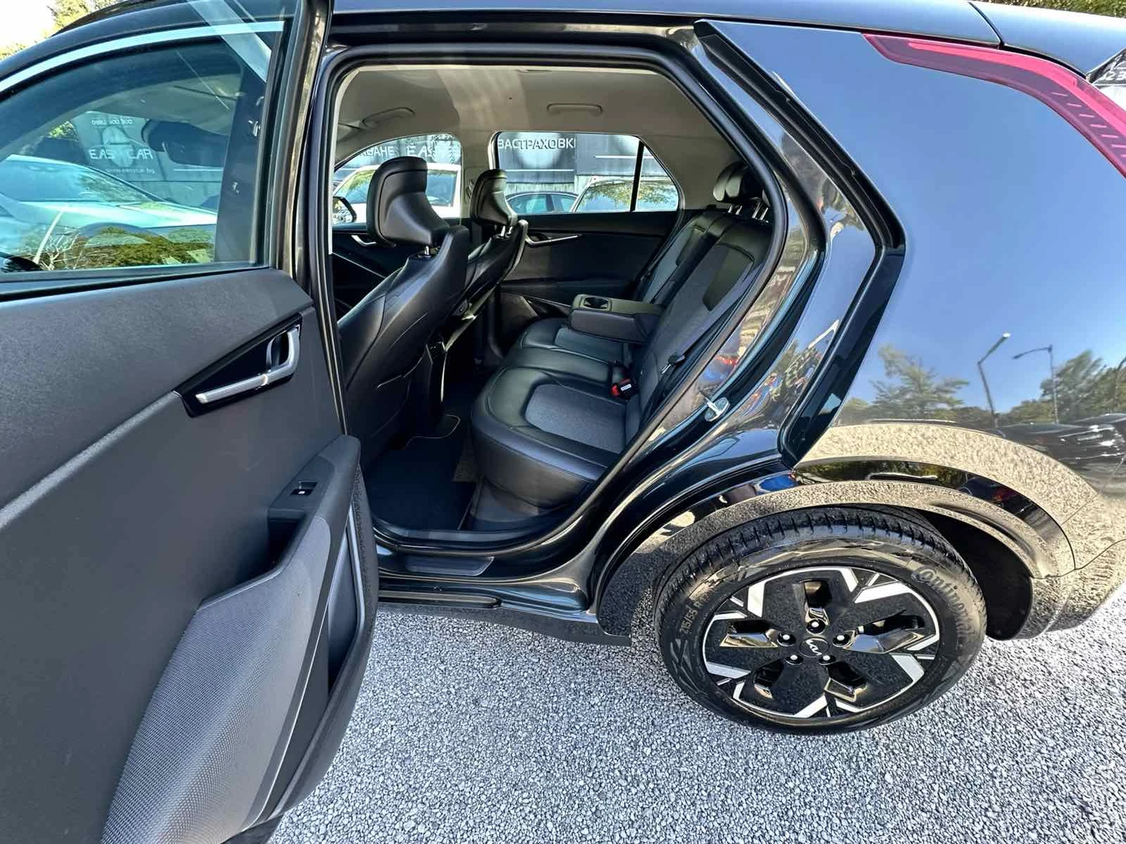 Kia Niro, снимка 13 - Автомобили и джипове - 56566780