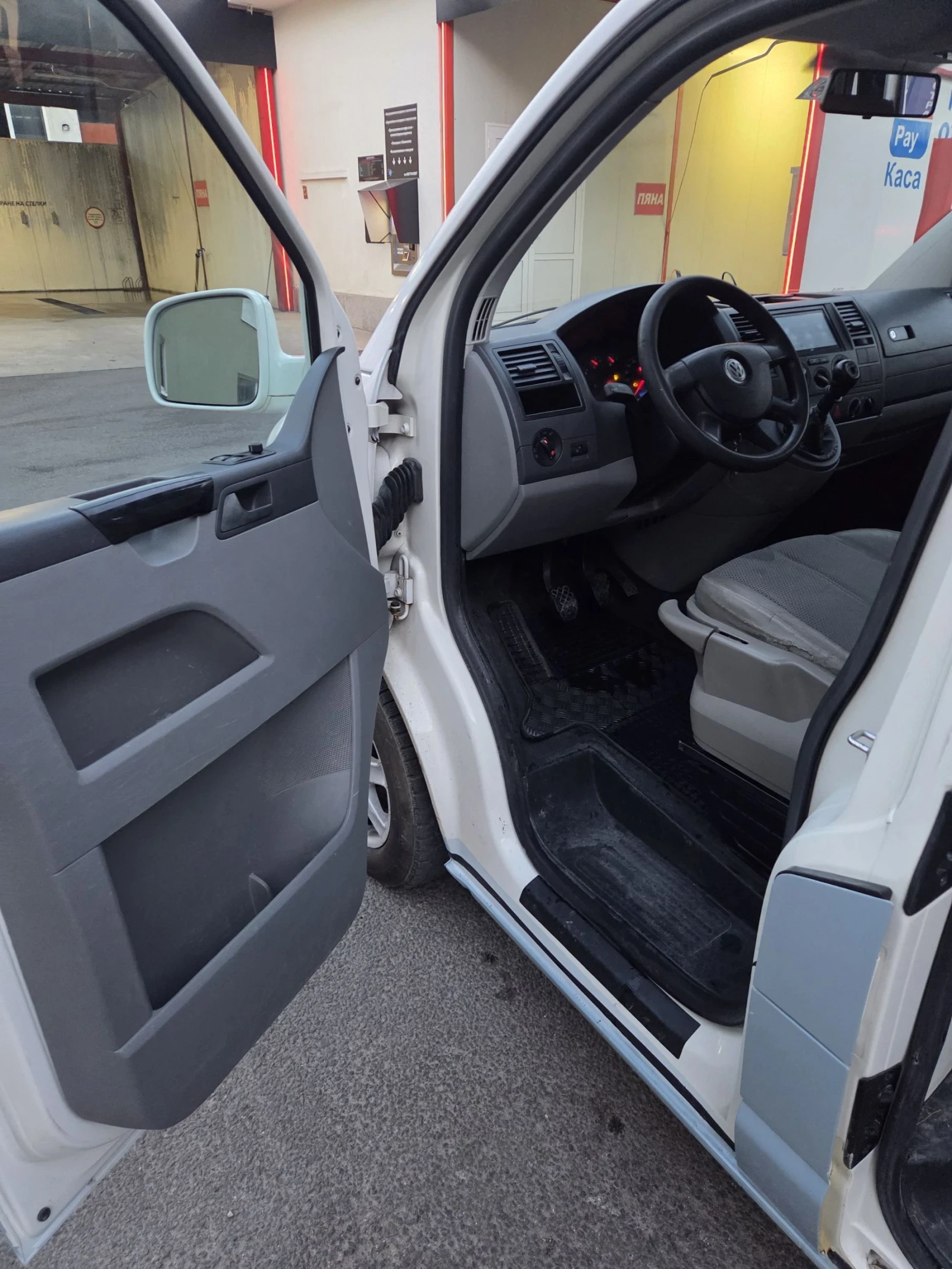 VW T5 2.5 TDI 4Motion!!!, снимка 5 - Бусове и автобуси - 56377775