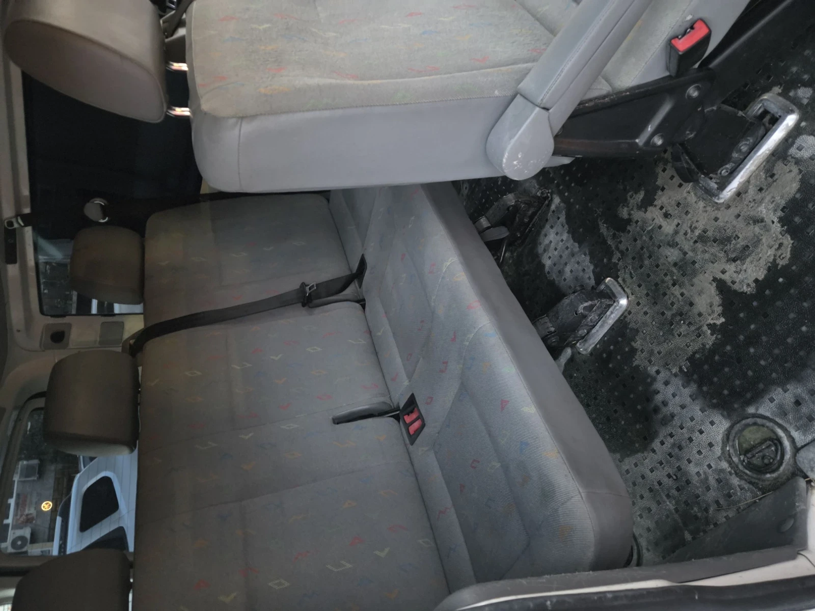 VW T5 2.5 TDI 4Motion!!!, снимка 10 - Бусове и автобуси - 56377775