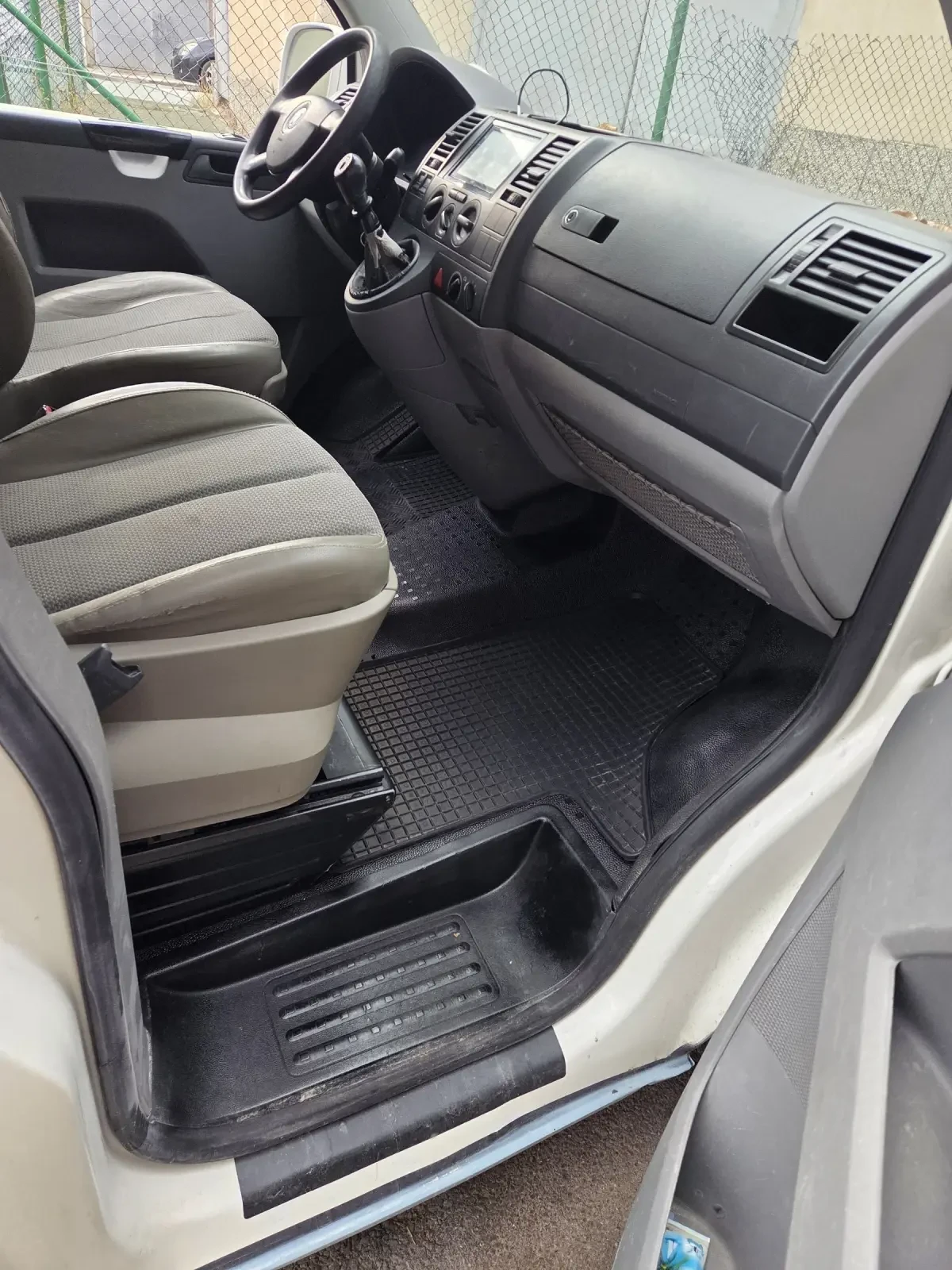 VW T5 2.5 TDI 4Motion!!!, снимка 7 - Бусове и автобуси - 56475704