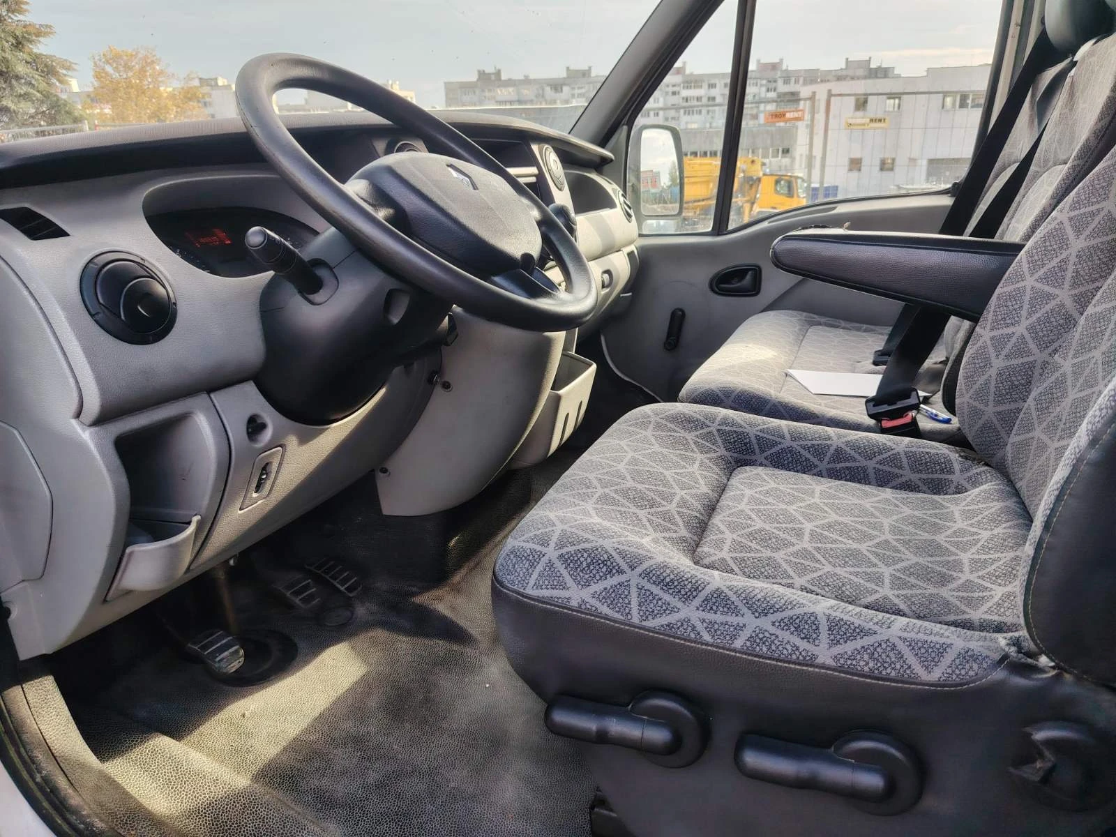 Renault Master 2.5dCi , снимка 6 - Бусове и автобуси - 56718014