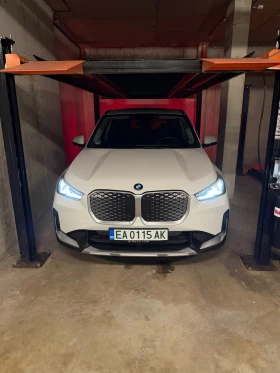 ������ BMW iX1