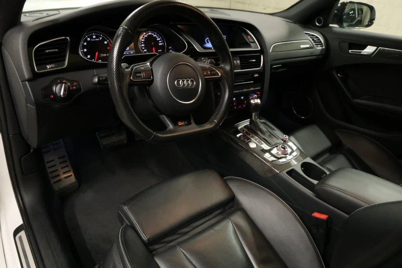 Audi Rs4 4.2 FSI Quattro, Keyless-Go, B&O, Navi, Кожа, снимка 8 - Автомобили и джипове - 41357818