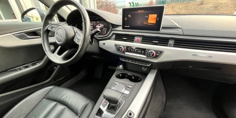 Audi A4  S-line, Digital cockpit , top condition , снимка 8 - Автомобили и джипове - 46397095
