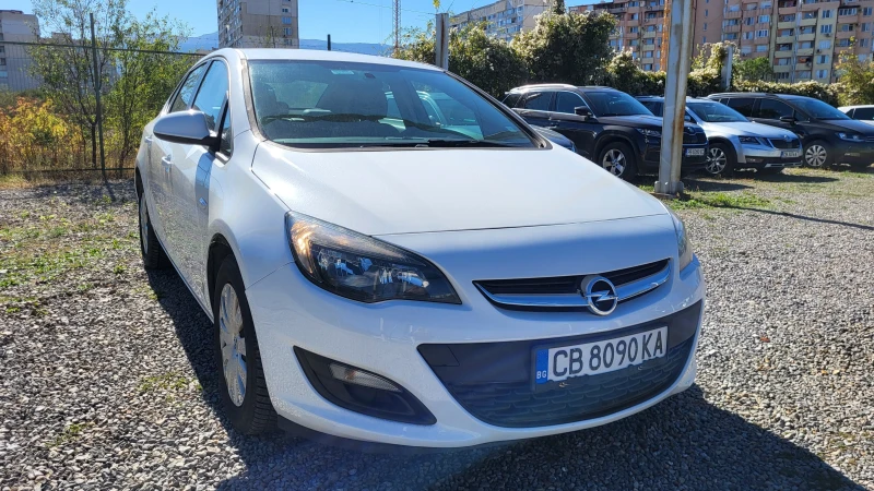 Opel Astra 1.6 cdti E6, снимка 2 - Автомобили и джипове - 47432136