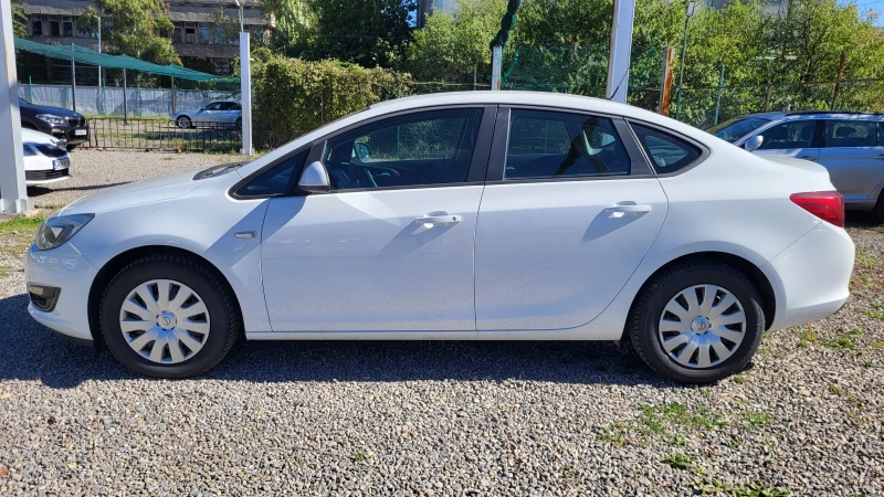 Opel Astra 1.6 cdti E6, снимка 5 - Автомобили и джипове - 47432136