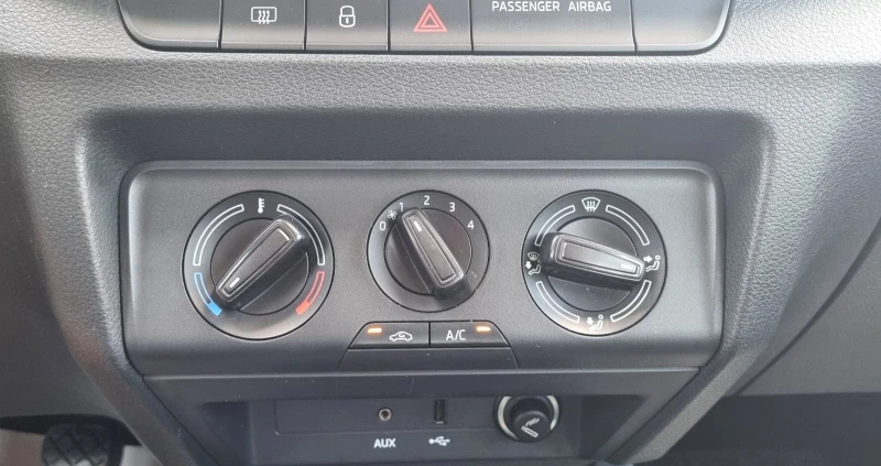 Skoda Fabia 1.0i 60 k.c., снимка 16 - Автомобили и джипове - 50693229