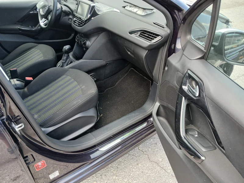 Peugeot 208 1.2/82к НА ЧАСТИ , снимка 10 - Автомобили и джипове - 51253080
