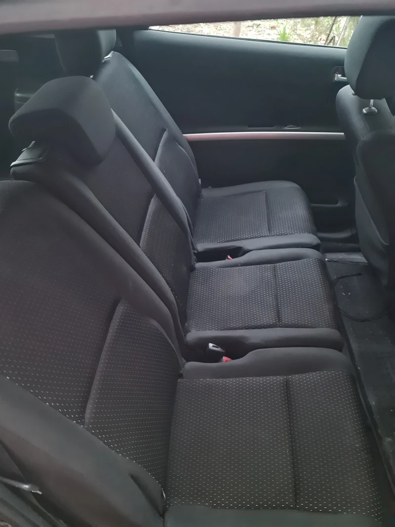 Toyota Corolla verso 1.8 VVT-i, снимка 10 - Автомобили и джипове - 52618619