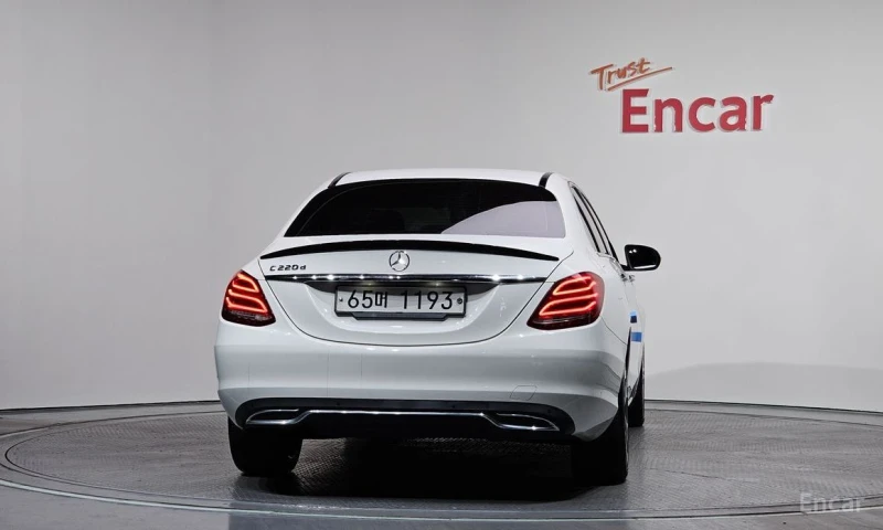 Mercedes-Benz C 220, снимка 4 - Автомобили и джипове - 52922009