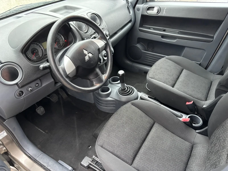 Mitsubishi Colt 1.1 БЕНЗИН НОВ ВНОС, снимка 9 - Автомобили и джипове - 53276052