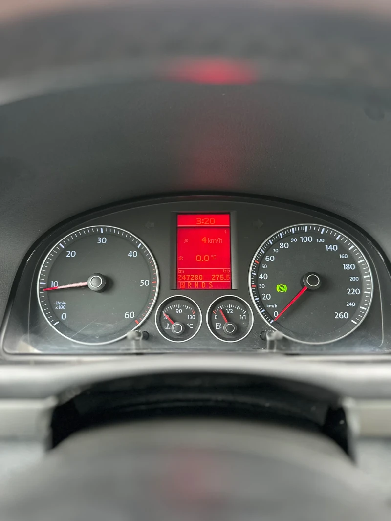 VW Touran DSG, снимка 8 - Автомобили и джипове - 53435307