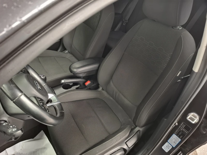 Kia Rio 1.4 CRDi LED EURO6 NAVI , снимка 6 - Автомобили и джипове - 53510601