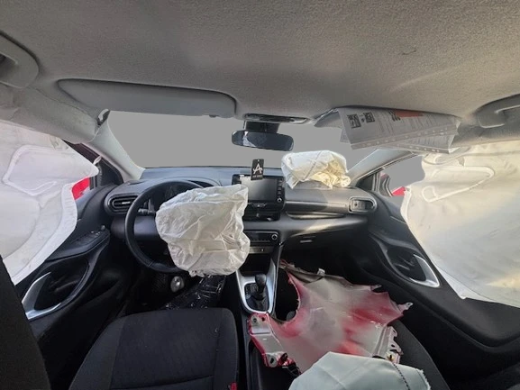 Toyota Yaris 1.5 Hybrid - изображение 6