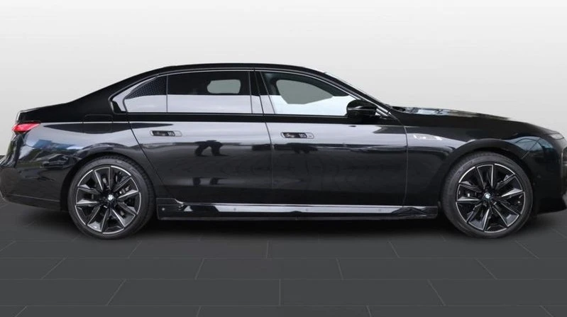 BMW i7 M70 xDrive, снимка 2 - Автомобили и джипове - 56721820