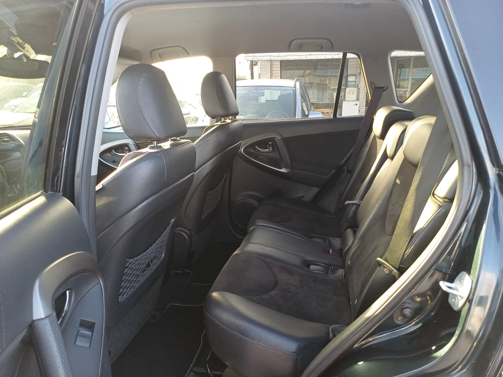 Toyota Rav4 4x4 LIZING AUTOMAT, снимка 12 - Автомобили и джипове - 49467557