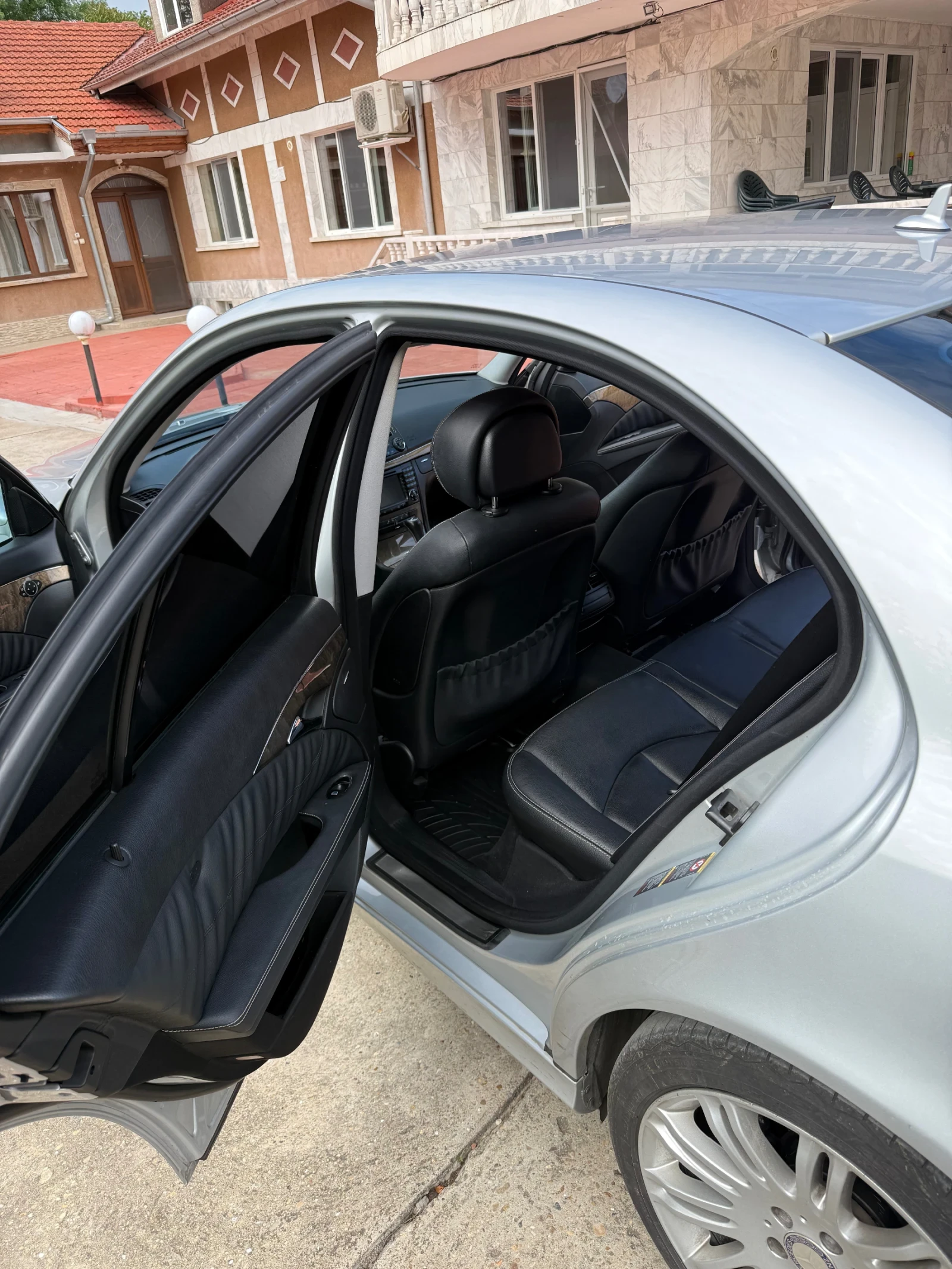 Mercedes-Benz E 320  - изображение 10