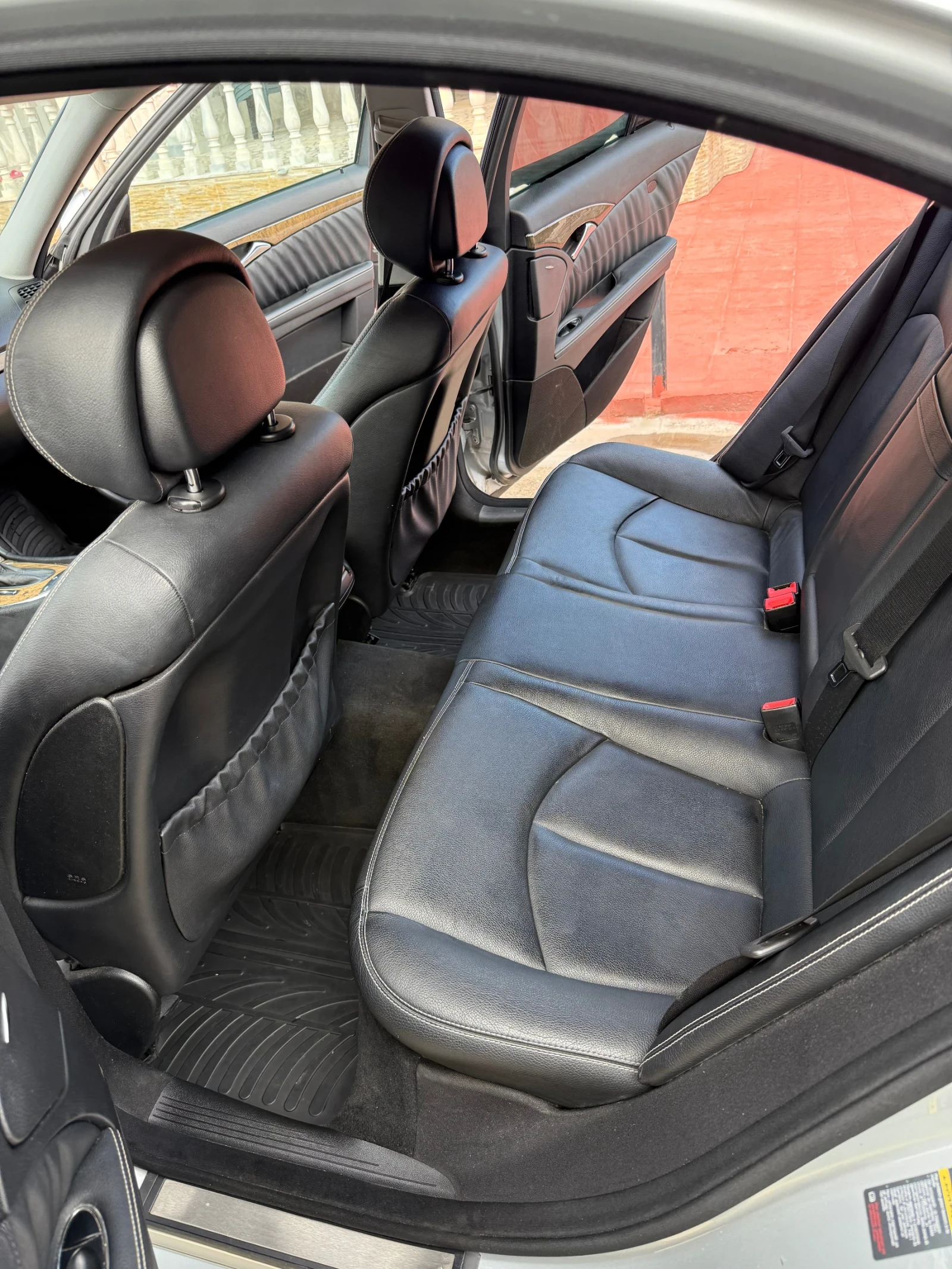 Mercedes-Benz E 320  - изображение 9