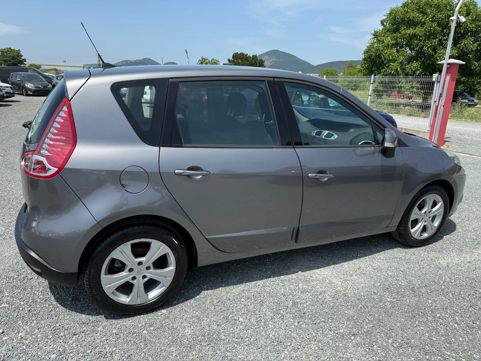 Renault Scenic (KATO НОВА) - изображение 5