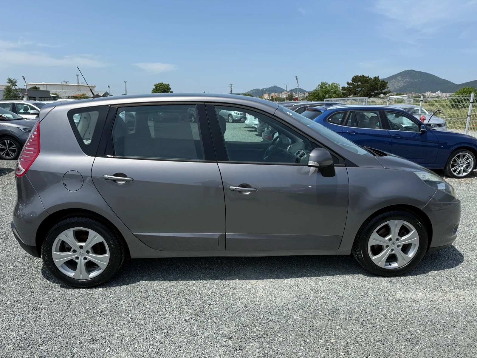 Renault Scenic (KATO НОВА) - изображение 4