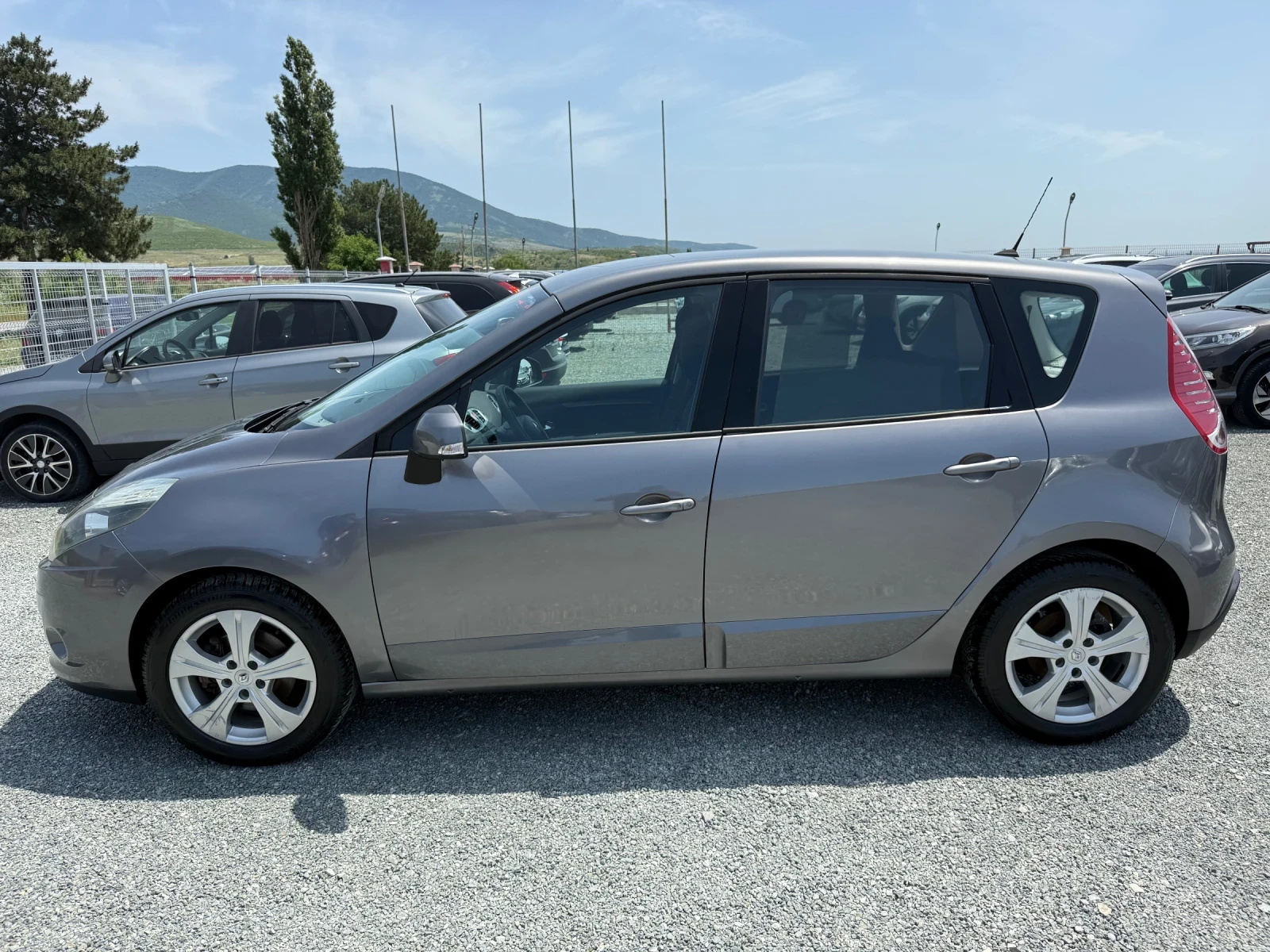 Renault Scenic (KATO НОВА) - изображение 10