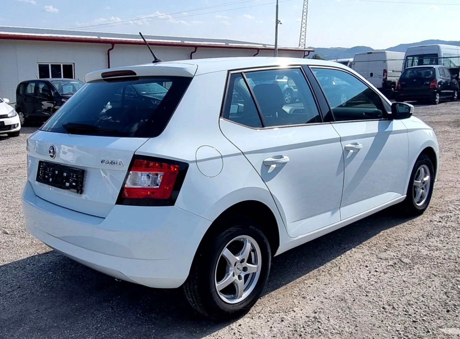 Skoda Fabia 1.0i 60 k.c. - изображение 4