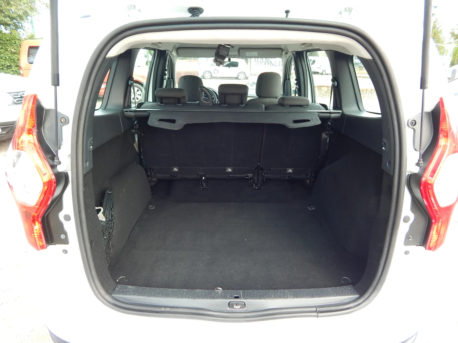 Dacia Lodgy 1.5DCI* ПЕРФЕКТНА*  - изображение 7