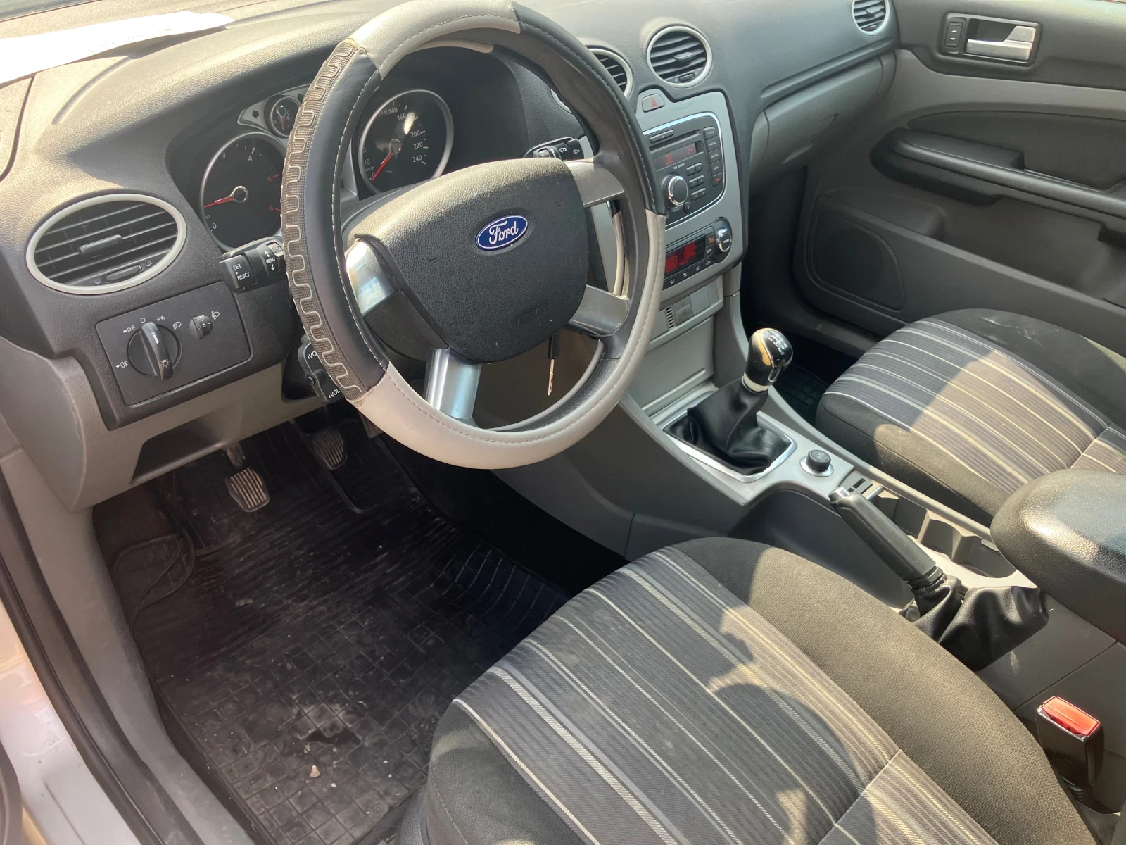 Ford Focus 1.6 TDCI, снимка 15 - Автомобили и джипове - 52881707