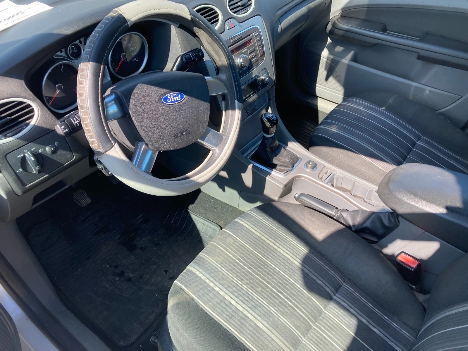 Ford Focus 1.6 TDCI, снимка 8 - Автомобили и джипове - 52881707