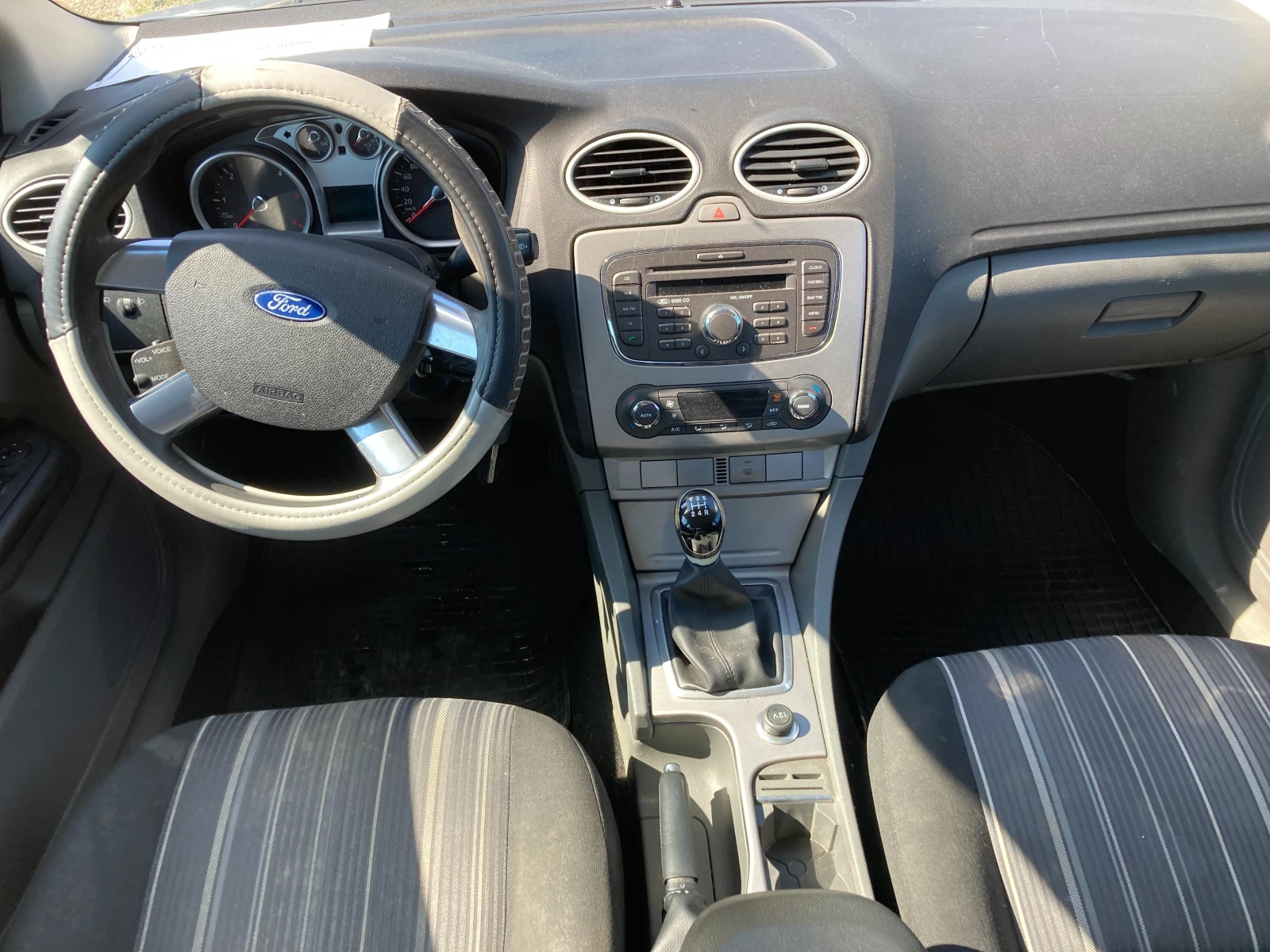 Ford Focus 1.6 TDCI, снимка 6 - Автомобили и джипове - 52881707
