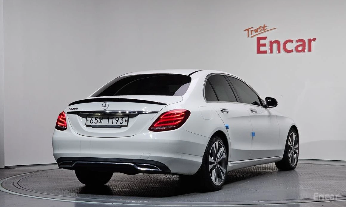 Mercedes-Benz C 220  - изображение 2