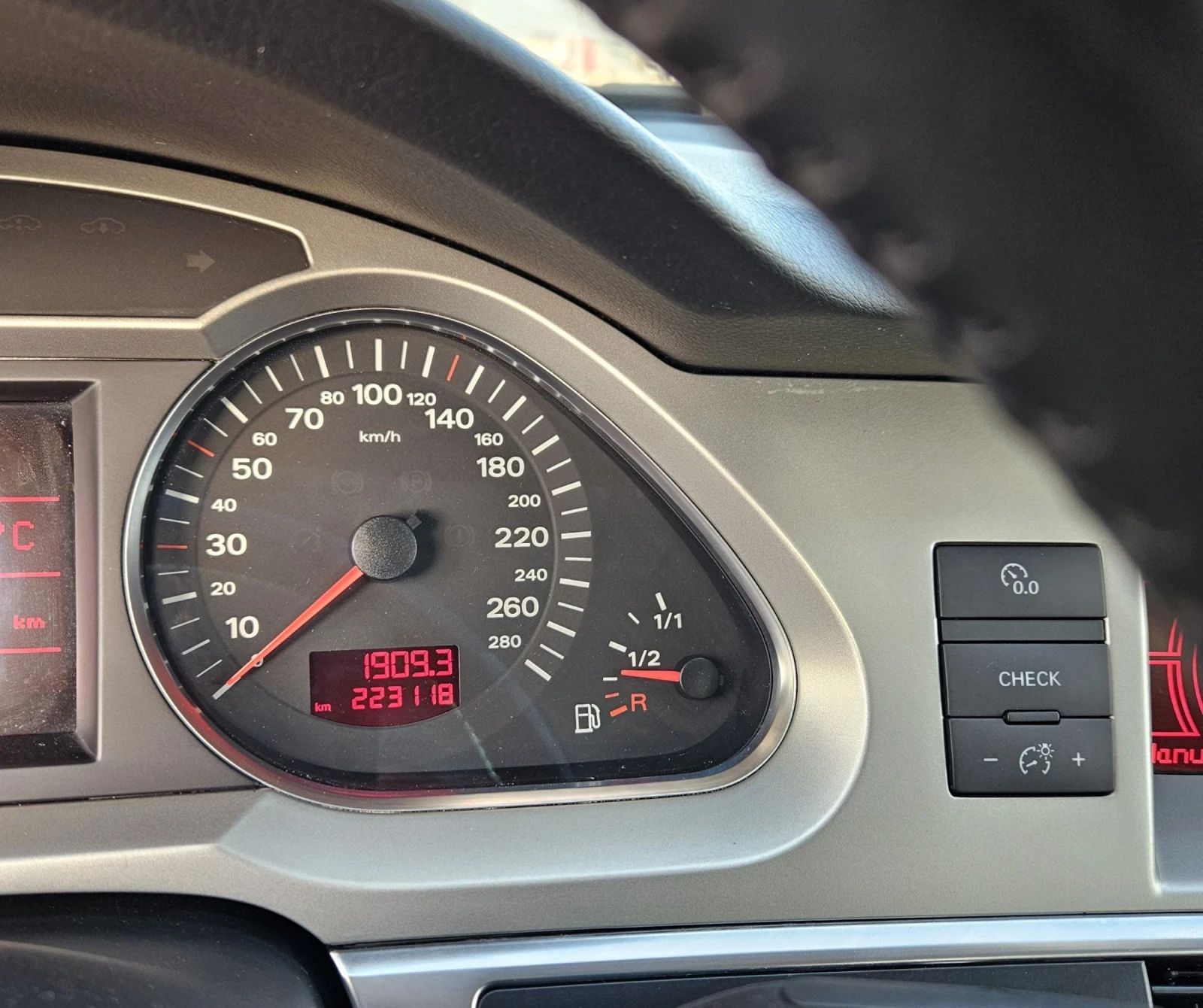 Audi A6 2.0tdi Седан Евро4, снимка 14 - Автомобили и джипове - 53712113