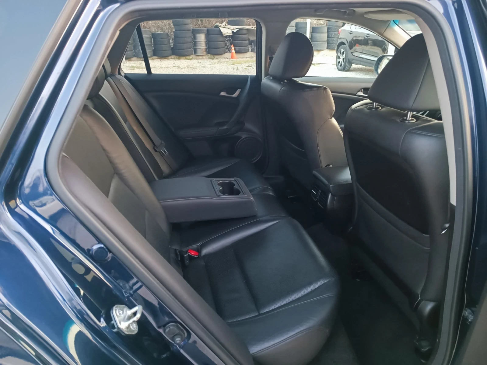 Honda Accord 2.4i-201кс-ШВЕЙЦАРИЯ-РЪЧКА-6ск, снимка 11 - Автомобили и джипове - 54240121