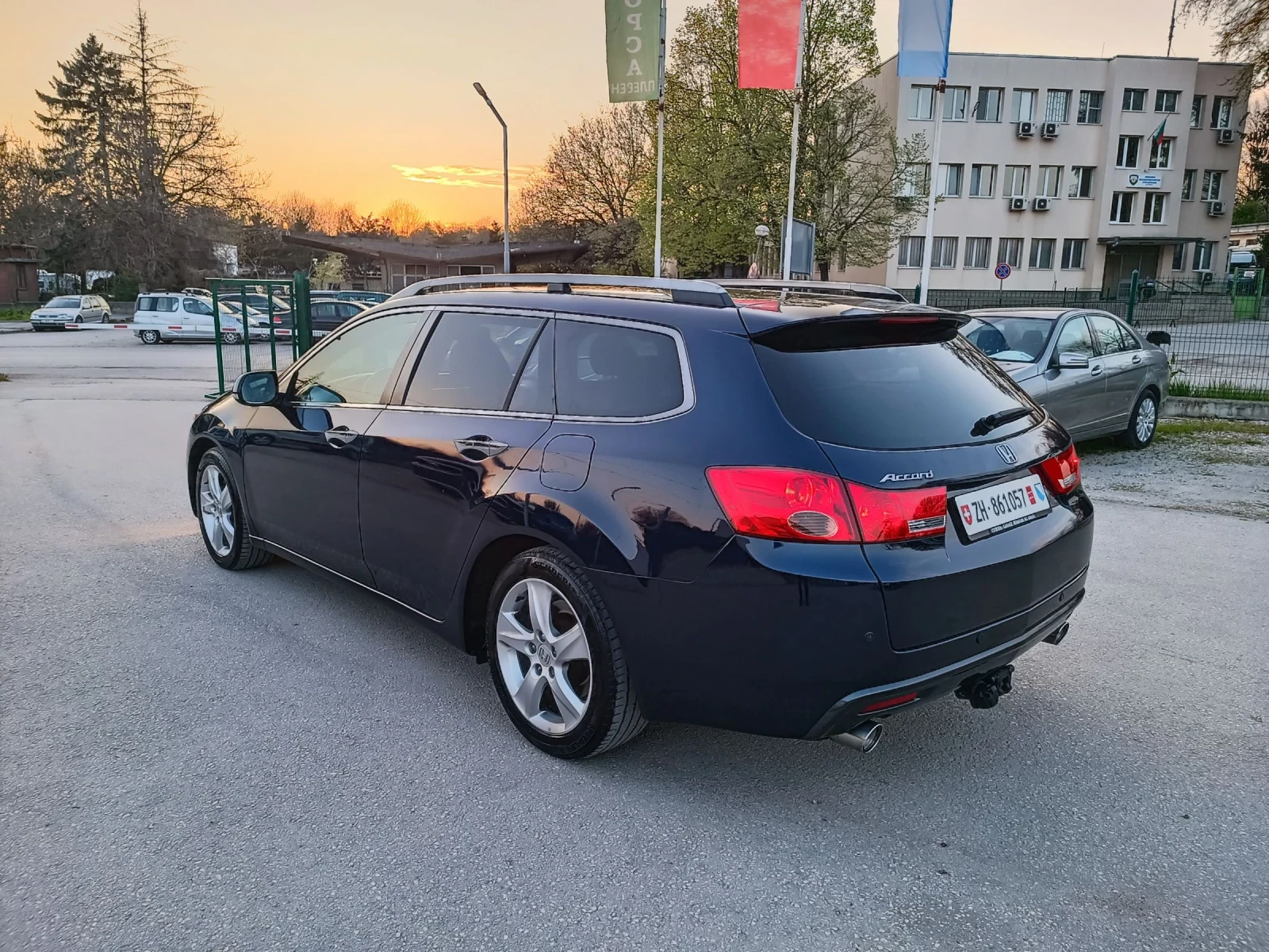 Honda Accord 2.4i-201кс-ШВЕЙЦАРИЯ-РЪЧКА-6ск, снимка 6 - Автомобили и джипове - 54240121