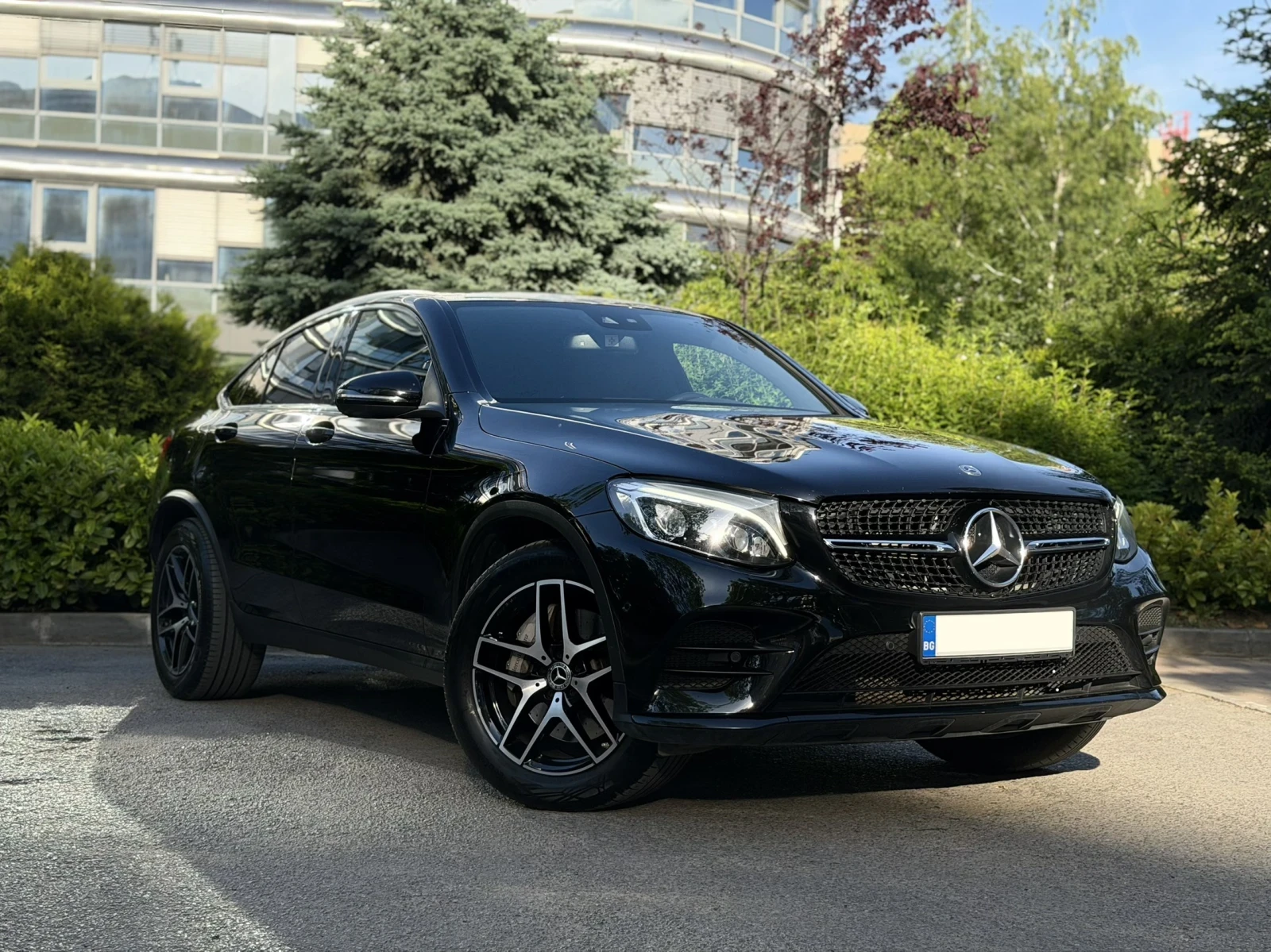 Mercedes-Benz GLC 250 COUPE БЕЗ АНАЛОГ В БГ= AMG PACK= НЕРАЗЛИЧИМ ОТ НОВ, снимка 3 - Автомобили и джипове - 54672688