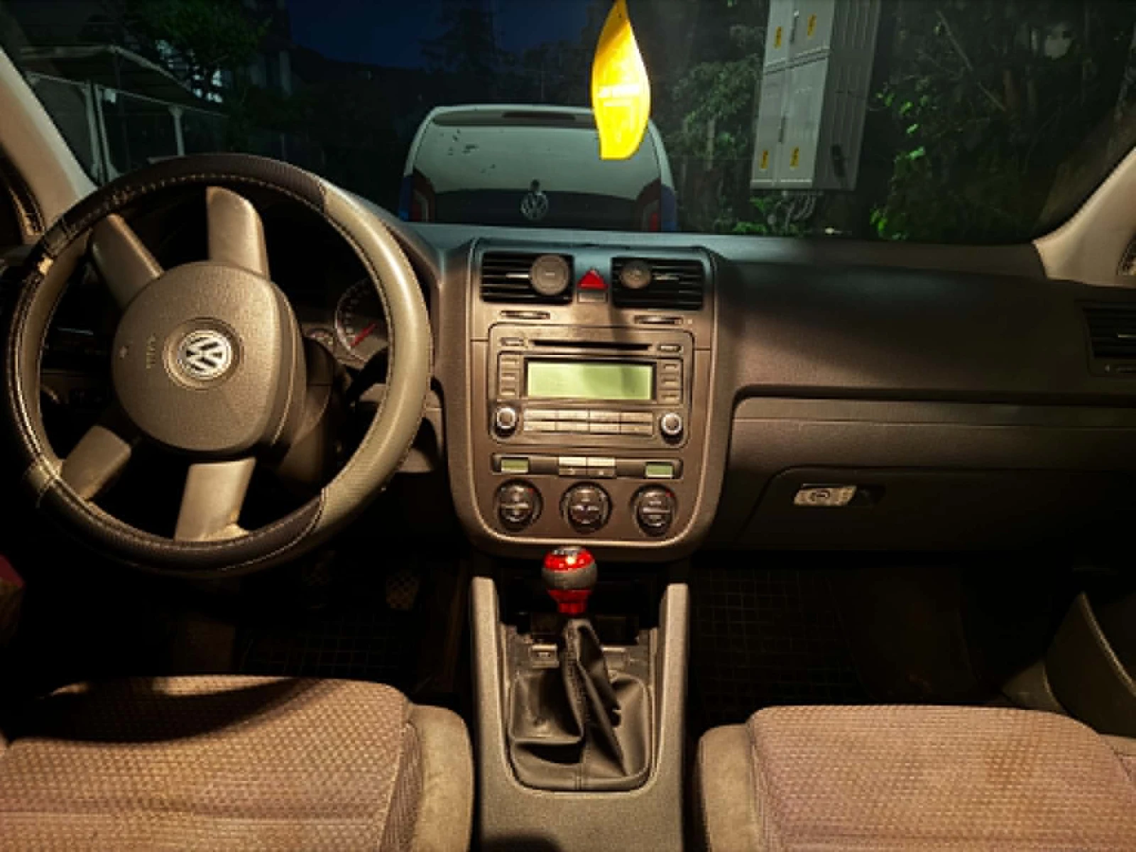 VW Golf 1.6, снимка 6 - Автомобили и джипове - 54714292