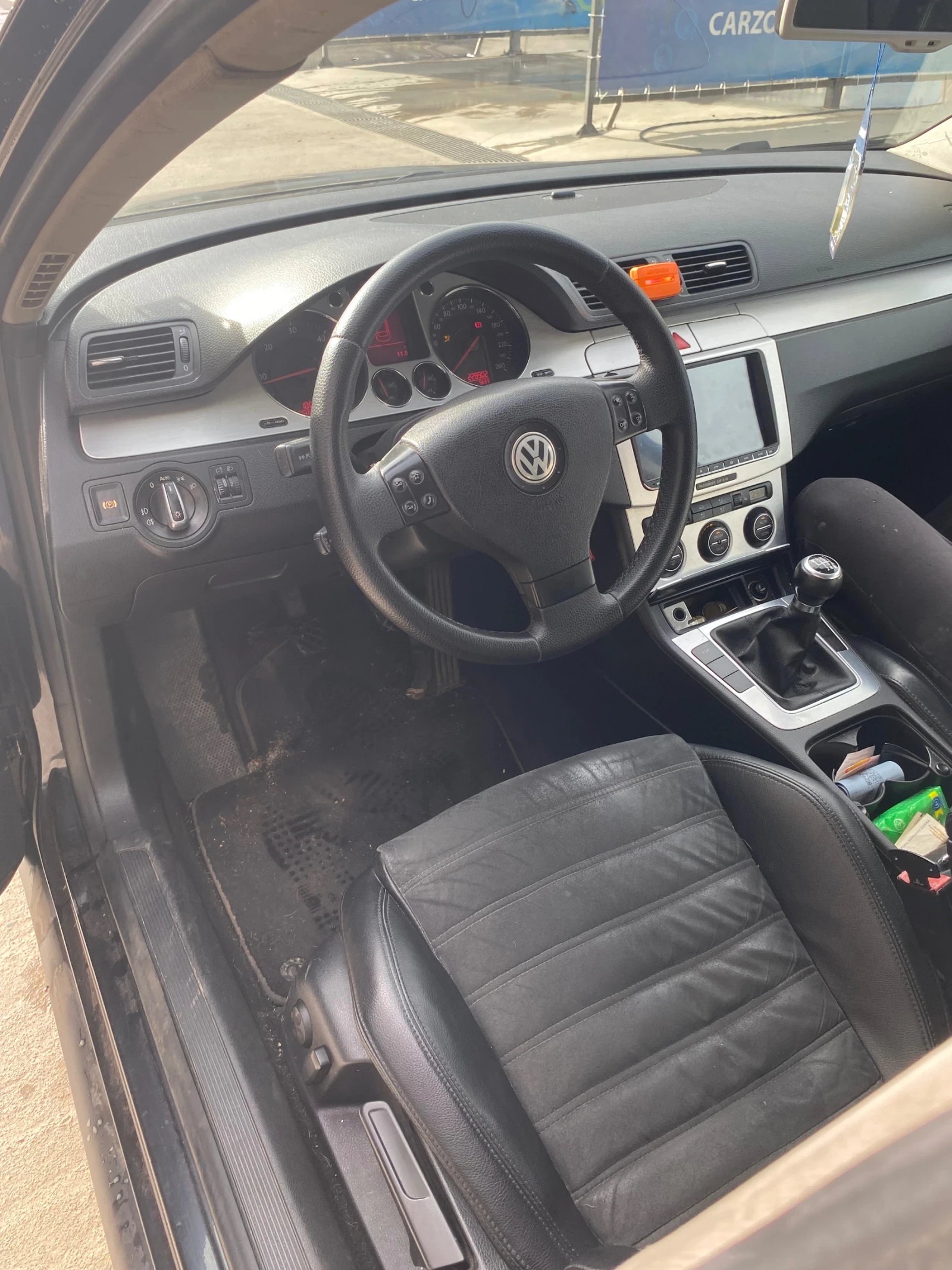 VW Passat 2.0 tdi, снимка 8 - Автомобили и джипове - 56188062