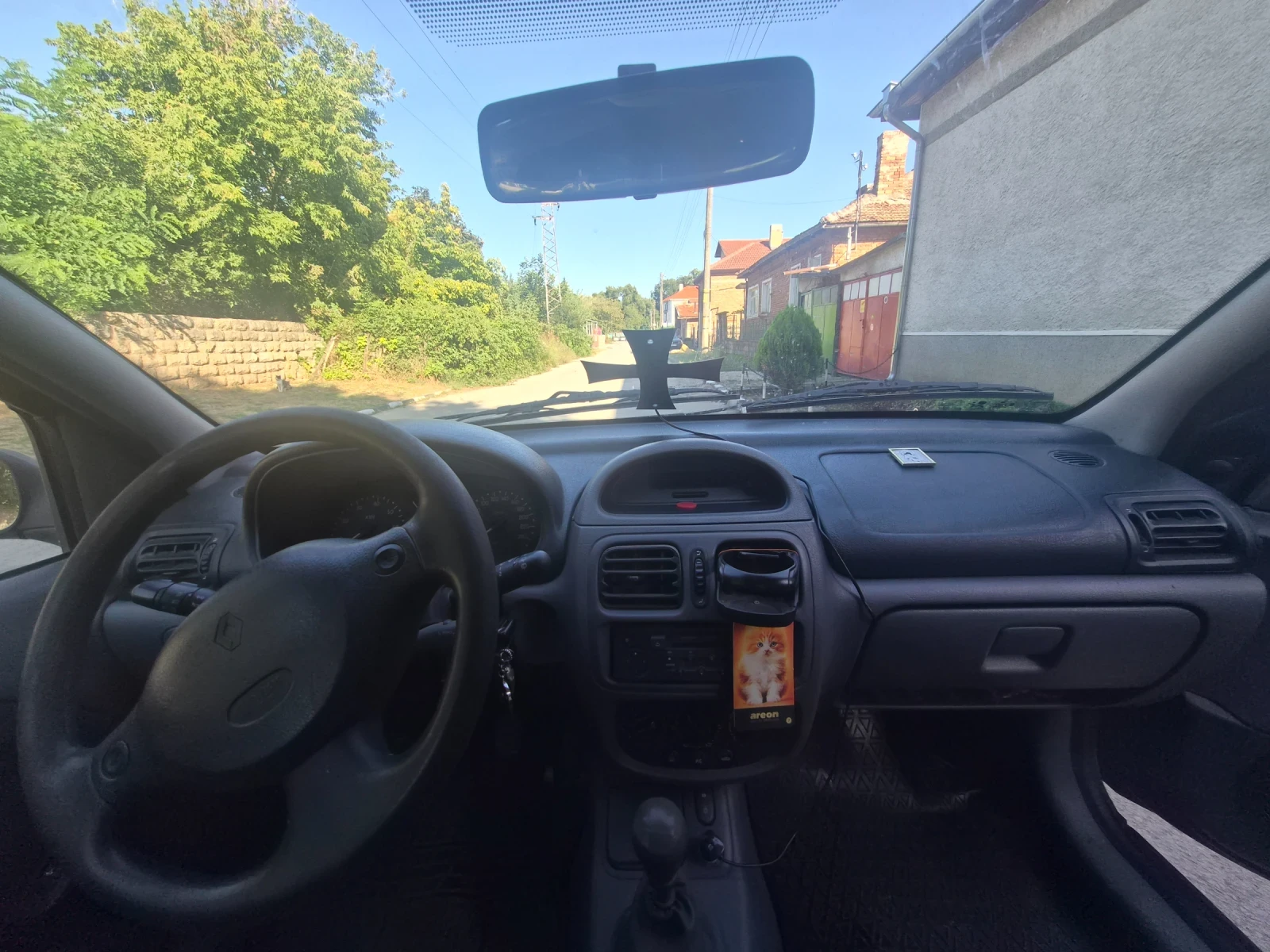 Renault Clio 1.9 , снимка 6 - Автомобили и джипове - 55889898