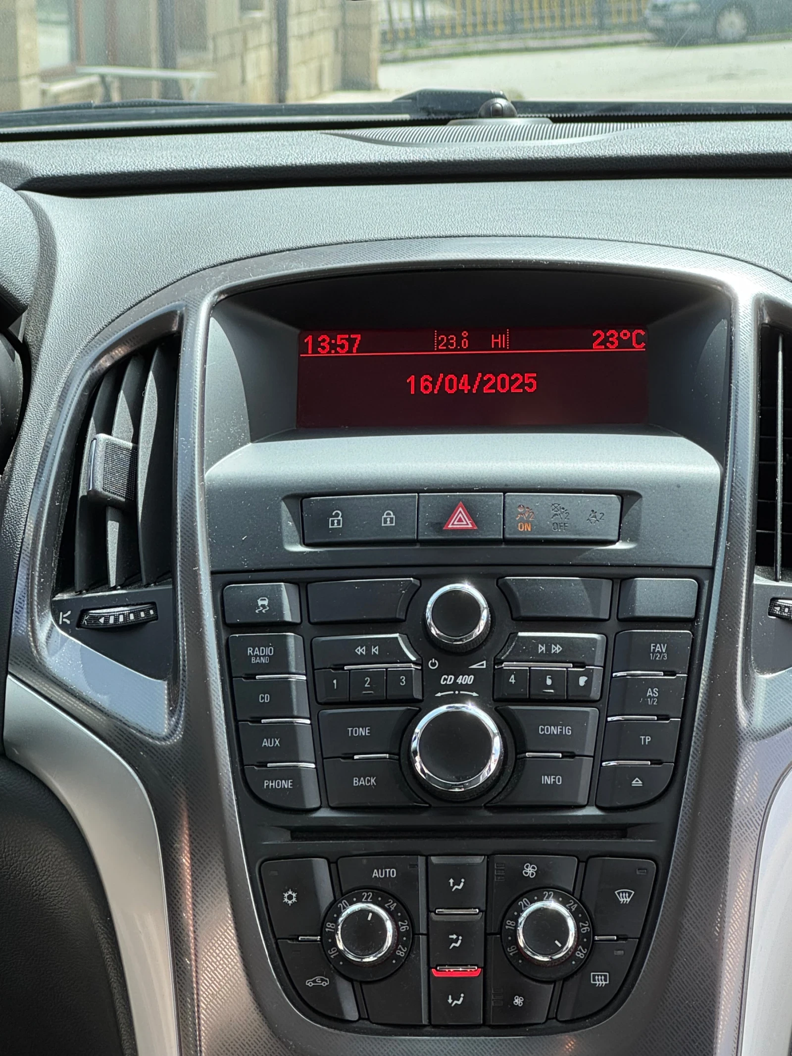 Opel Astra J, снимка 8 - Автомобили и джипове - 55976569