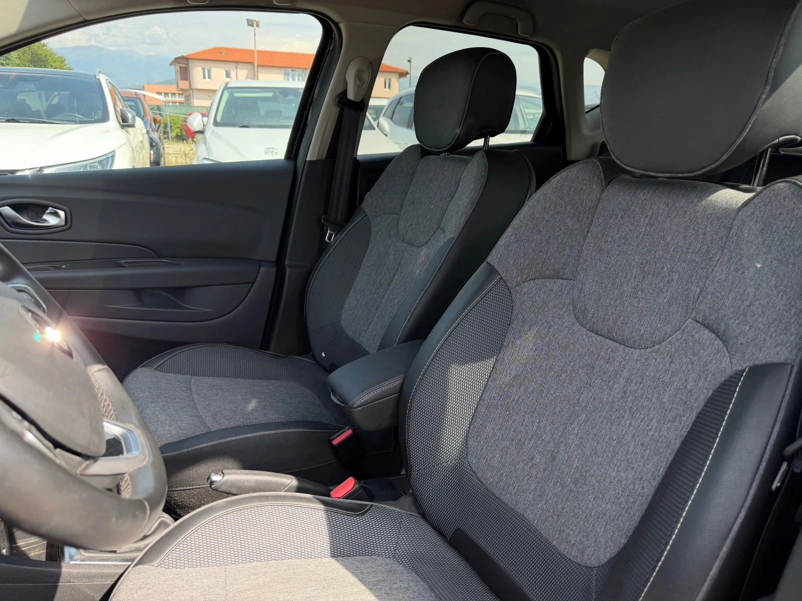 Renault Captur 1.2 TCe XMod EURO6, снимка 6 - Автомобили и джипове - 56044730