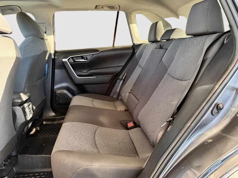 Toyota Rav4 XLE* HeadUp* АвтоКредит* (ЦЕНА ДО БГ), снимка 14 - Автомобили и джипове - 53246935