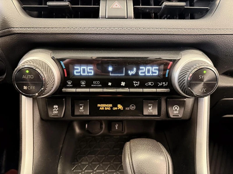 Toyota Rav4 XLE* HeadUp* АвтоКредит* (ЦЕНА ДО БГ), снимка 15 - Автомобили и джипове - 53246935