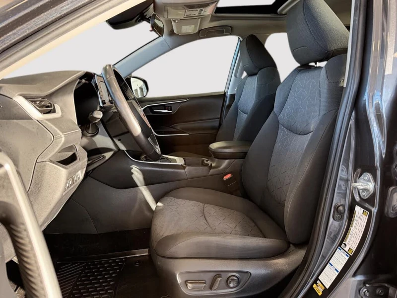 Toyota Rav4 XLE* HeadUp* АвтоКредит* (ЦЕНА ДО БГ), снимка 9 - Автомобили и джипове - 53246935