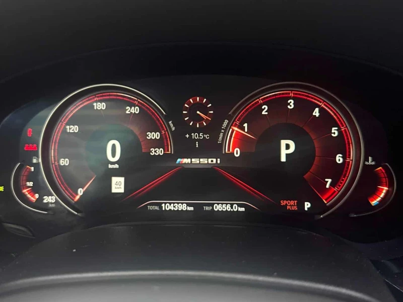 BMW 550 * M550i xDrive * CARFAX * , снимка 8 - Автомобили и джипове - 53566123